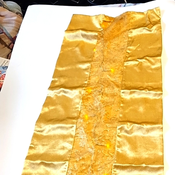 New Gold Pre Lighted Holiday Table Runner - Picture 7 of 12